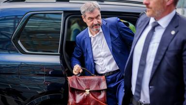 CSU-Vorsitzender und Ministerpräsident von Bayern, Markus Söder, kommt am Morgen zu Beginn der Fortsetzung der Koalitionsverhandlungen von Union und SPD an der CDU-Parteizentrale, dem Konrad-Adenauer-Haus, an. 