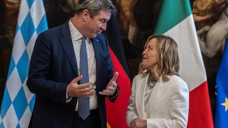 Markus Söder wird von der italienischen Regierungschefin Giorgia Meloni zu einem Treffen im Palazzo Chigi in Rom empfangen am 10.05.2024.