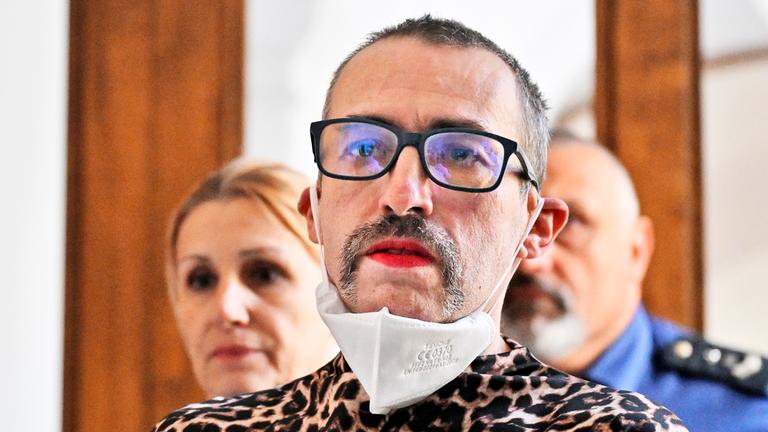 Am 18.05.2026 fand vor dem Landgericht in Pilsen (Tschechien) eine öffentliche Gerichtsverhandlung über die Auslieferung der Rechtsextremistin Marla-Svenja Liebich an Deutschland statt. 