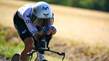 Radprofi Marlen Reusser auf der vierten Etappe der Tour de France Femmes in Aktion