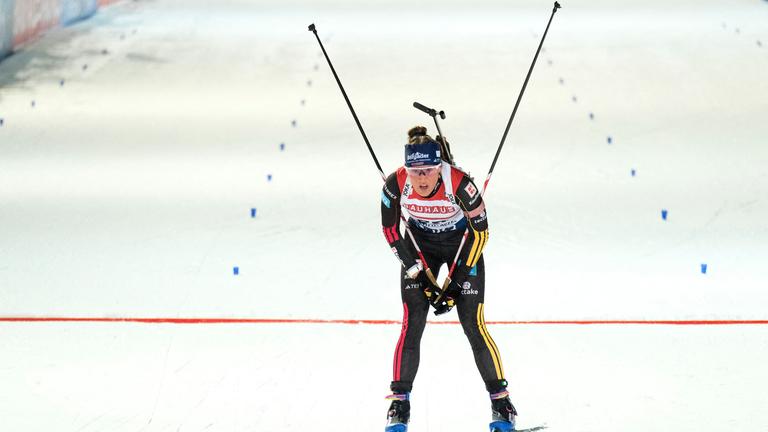 Biathletin Marlene Fichtner kommt beim Weltcup in Kontiolahti ins Ziel