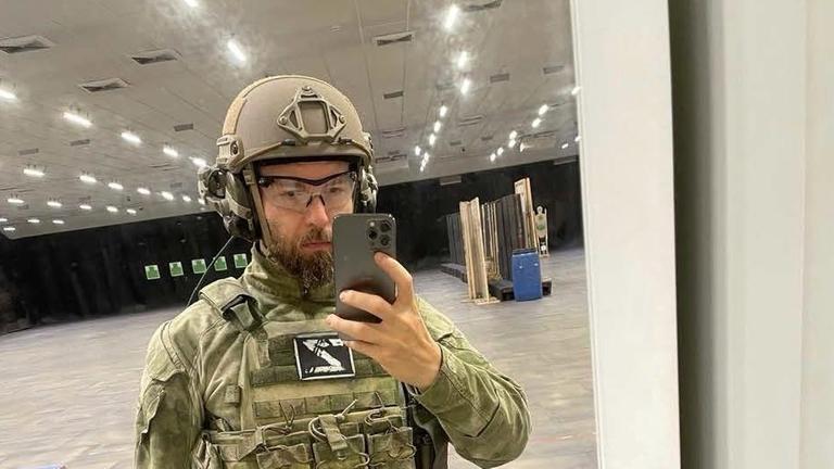 Marsalek in Kampfmontur: Zum Kampfeinsatz in die Ukraine?