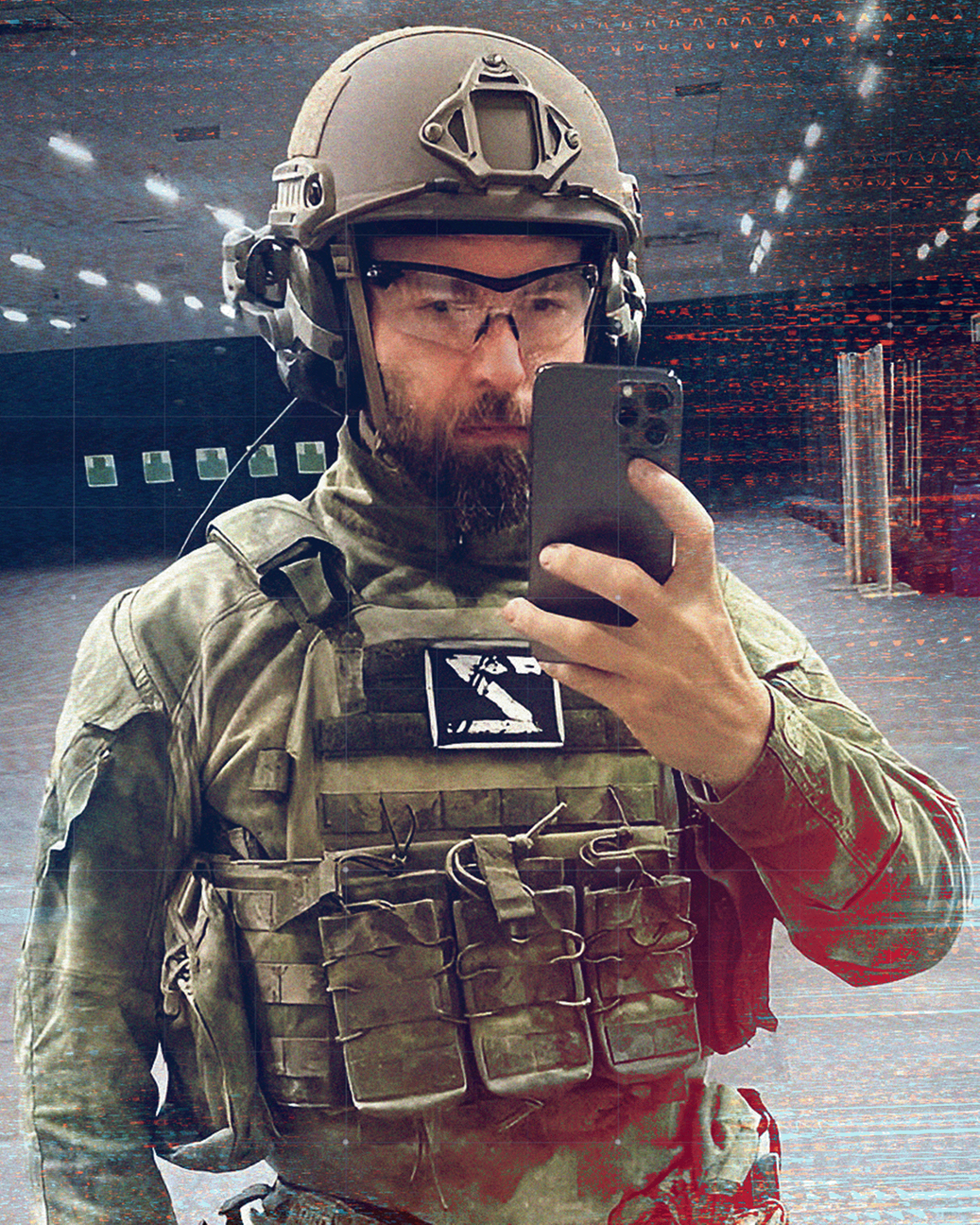 Ex-Wirecard-Vorstand Jan Marsalek macht Selfie in Kampfuniform.