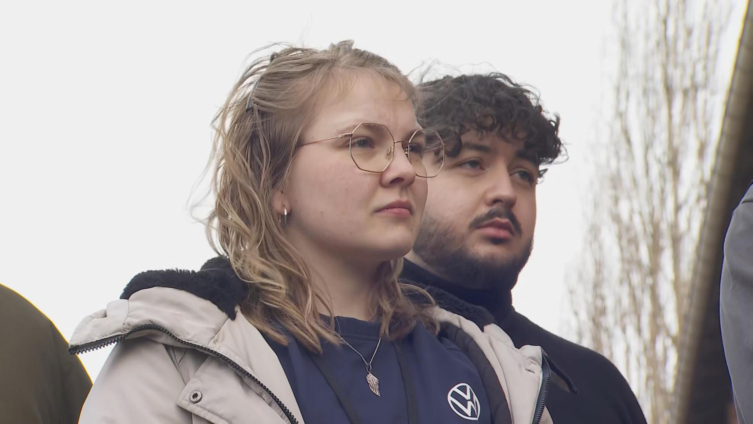 Jacqueline Gohra und Emmanouil Markakis sind Auszubildene, die am "Marsch der Lebenden" in Auschwitz teilnehmen.