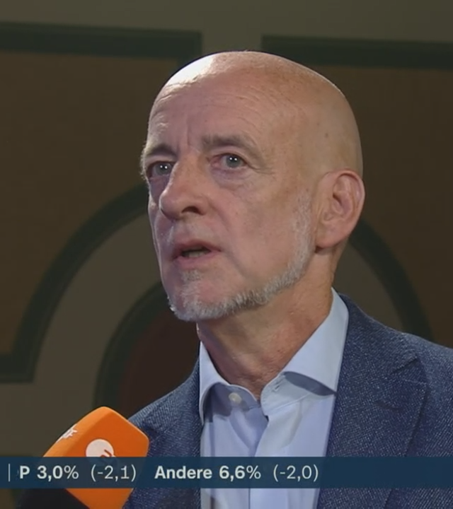 AfD Spitzenkandidat Martin Böhm blickt in die Kamera.