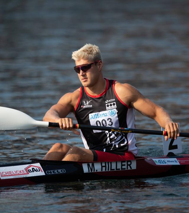 Der Kanute Martin Hiller in seinem Kanu am 09.07.2023 in Duisburg.