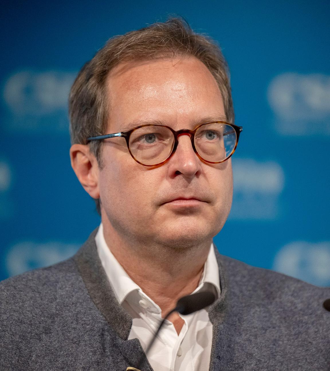 Martin Huber, CSU-Generalsekretär, nimmt an einer Pressekonferenz teil.