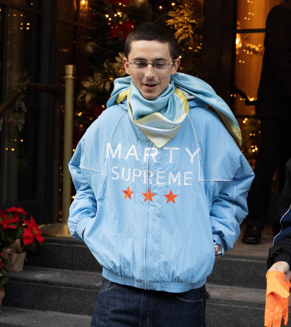 Chalamet als Tischtennis-Schiedsrichter