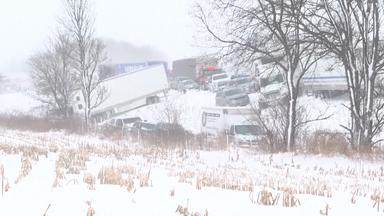 Massenkarambolage nach Schneesturm