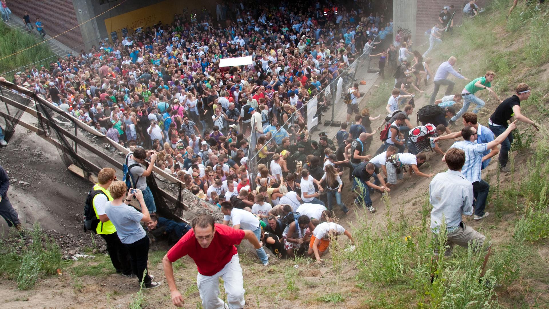 Massenpanik bei der Loveparade in Duisburg 2010