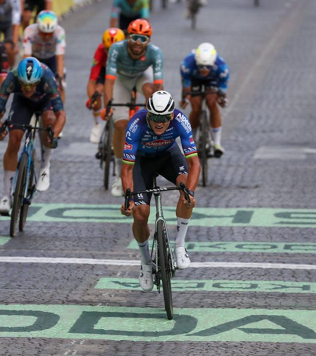 Mathieu van der Poel gewinnt.