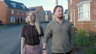 Das russisch-britische Influencer-Paar Julia Chernogorova und Matt Laughton