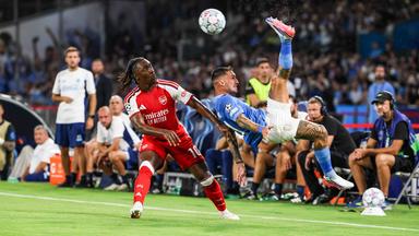 Arsenal zittert sich zu Sieg bei SSC Neapel