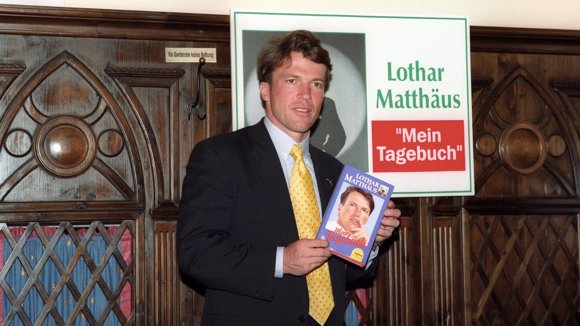 Lothar Matthäus stellt sein Buch "Mein Tagebuch" vor