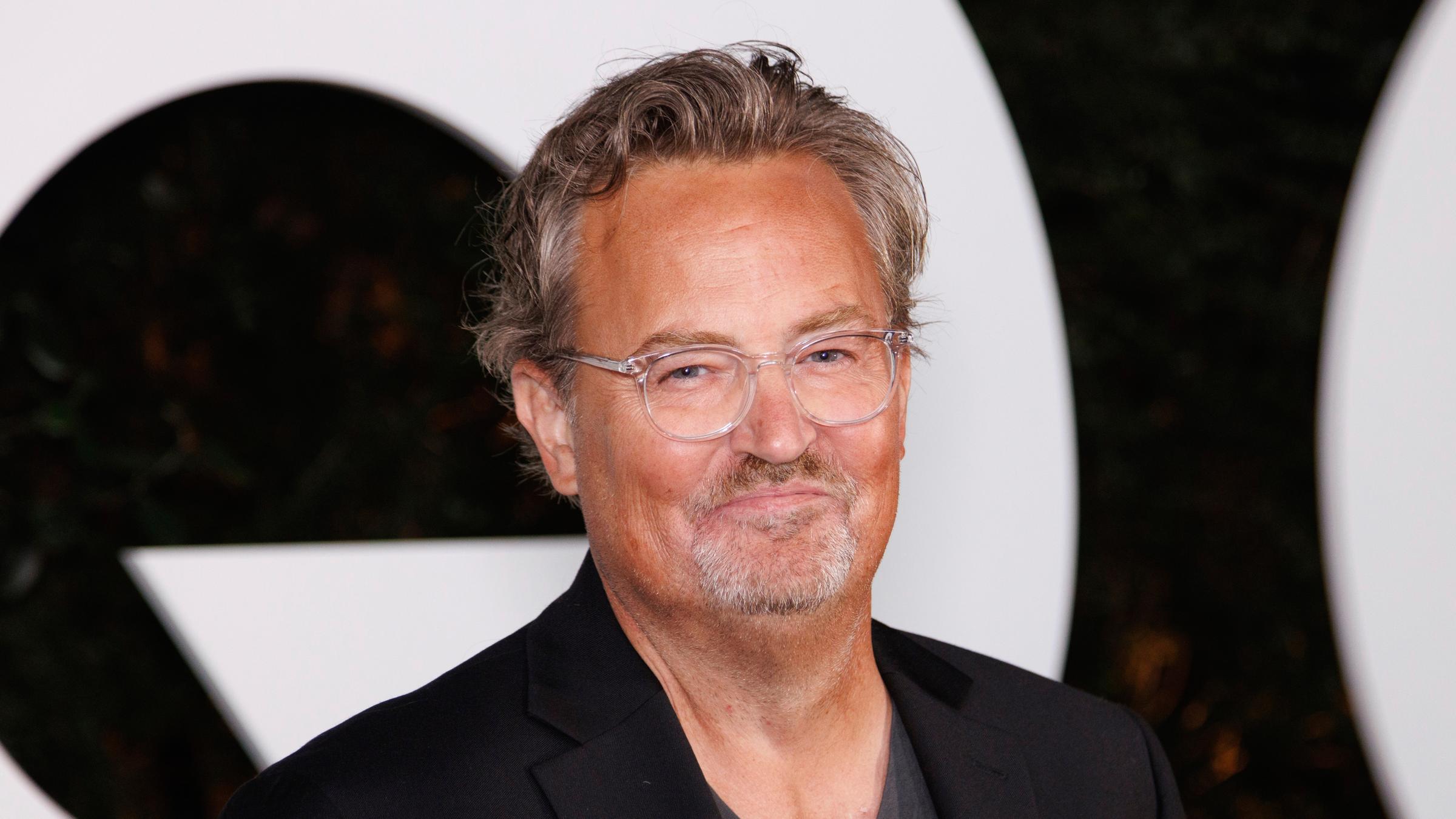 Matthew Perry trifft im November 2022, in West Hollywood zur „GQ Men of the Year“-Party ein