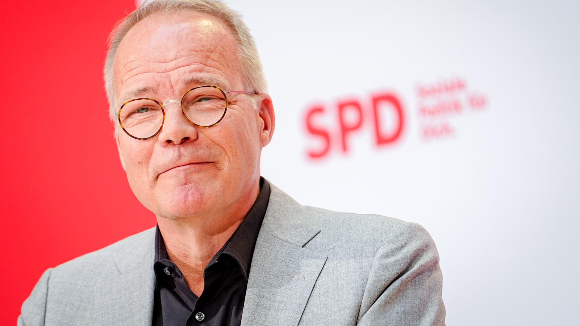 Berlin: Matthias Miersch, SPD-Generalsekretär, gibt im Willy-Brandt-Haus das Ergebnis des Mitgliedervotums für die Koalition von CDU, CSU und SPD bekannt. 