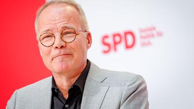 Berlin: Matthias Miersch, SPD-Generalsekretär, gibt im Willy-Brandt-Haus das Ergebnis des Mitgliedervotums für die Koalition von CDU, CSU und SPD bekannt. 