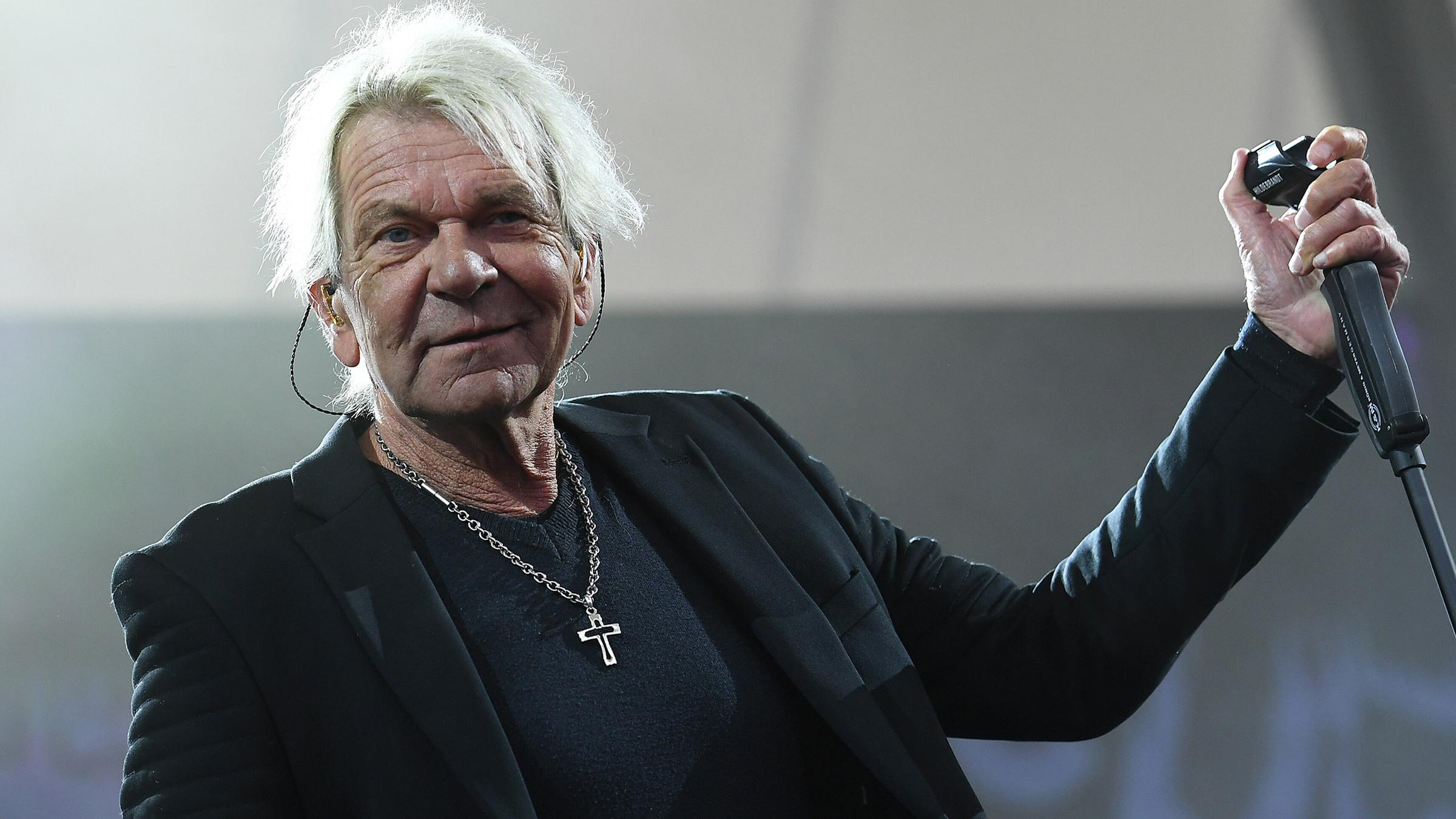 Der Pop-, Rock- und Schlagersänger Matthias Reim steht am 29.05.2025 im Amphitheater in Gelsenkirchen auf der Bühne.
