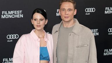 Matthias Schweighöfer und Ruby O. Fee