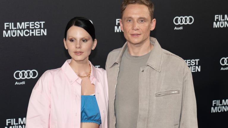 Matthias Schweighöfer und Ruby O. Fee