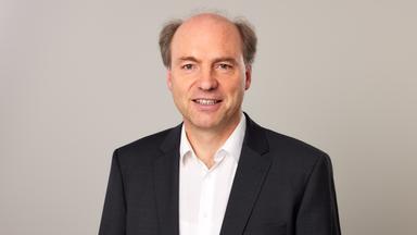 Porträt von Matthias Sutter, Verhaltensökonom und Kooperationsforscher.