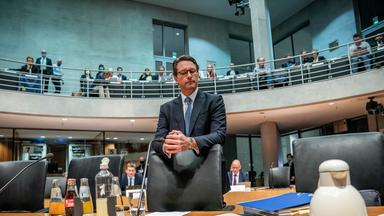 Archiv: Andreas Scheuer vor dem Maut-Untersuchungsausschuss am 01.10.2020 in Berlin
