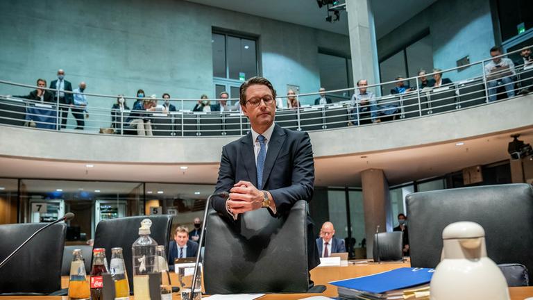 Archiv: Andreas Scheuer vor dem Maut-Untersuchungsausschuss am 01.10.2020 in Berlin