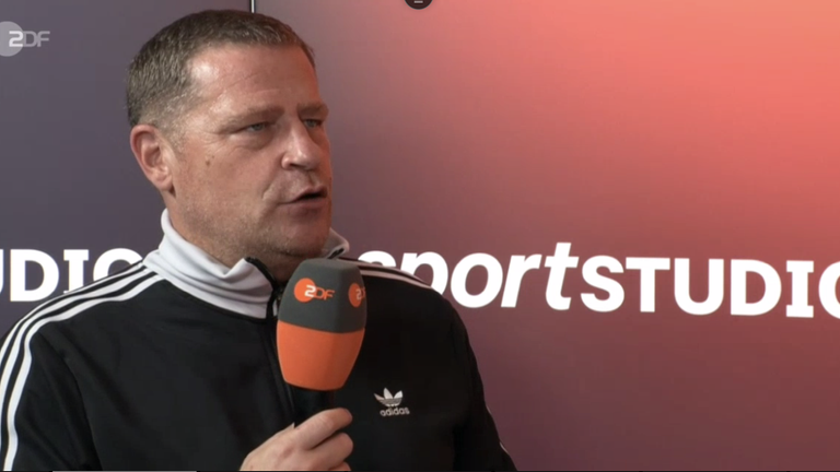 Max Eberl (Sportvorstand FC Bayern München) ist beim Interview.