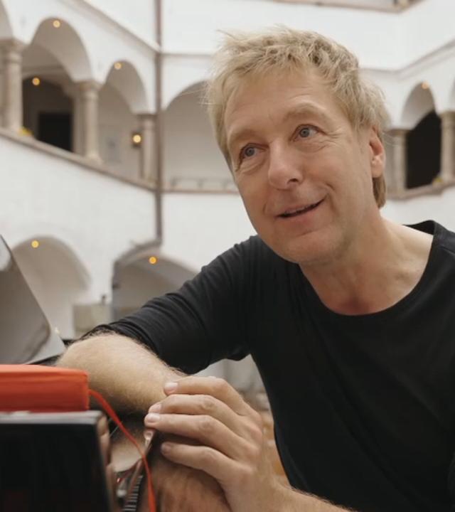 Max Müller am Flügel