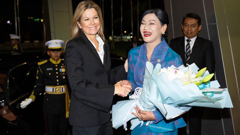 Königin Maxima zu Besuch in Indonesien