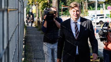 Der AfD-Abgeordnete Maximilian Krah ist auf dem Weg ins Oberlandesgericht Dresden.