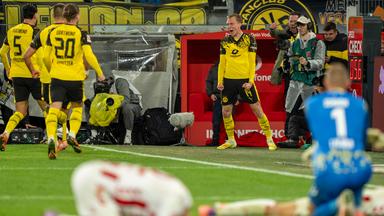 Maximilian Beier (Dortmund) feiert das 1:0-Tor gegen den 1. FC Köln.