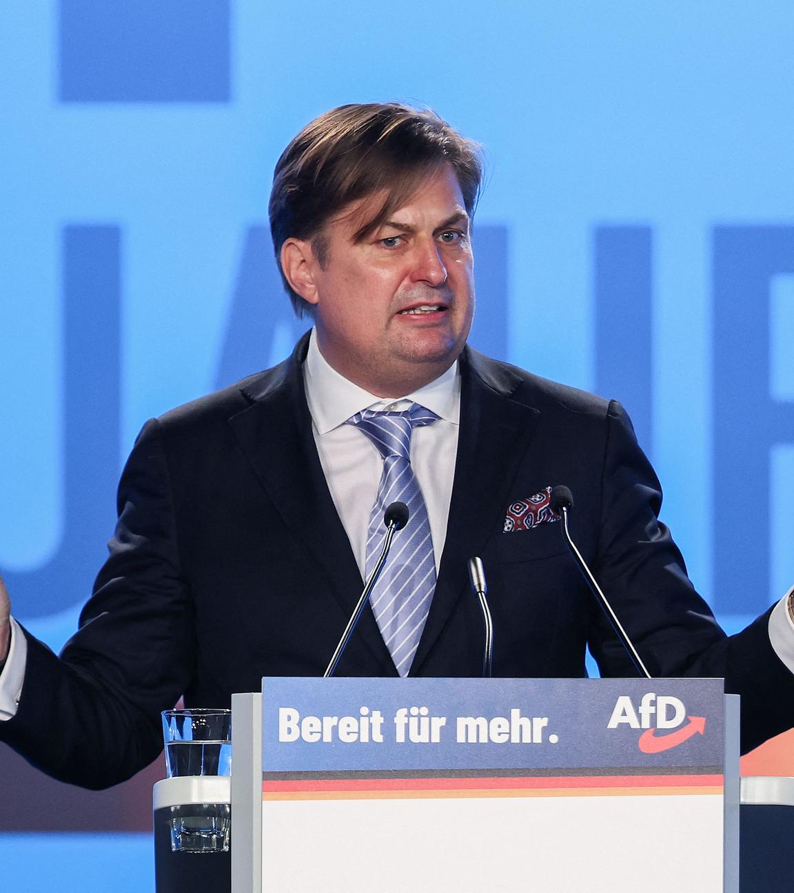 Der EU-Abgeordnete Maximilian Krah hält auf dem AfD-Parteitag in Magdeburg eine Rede