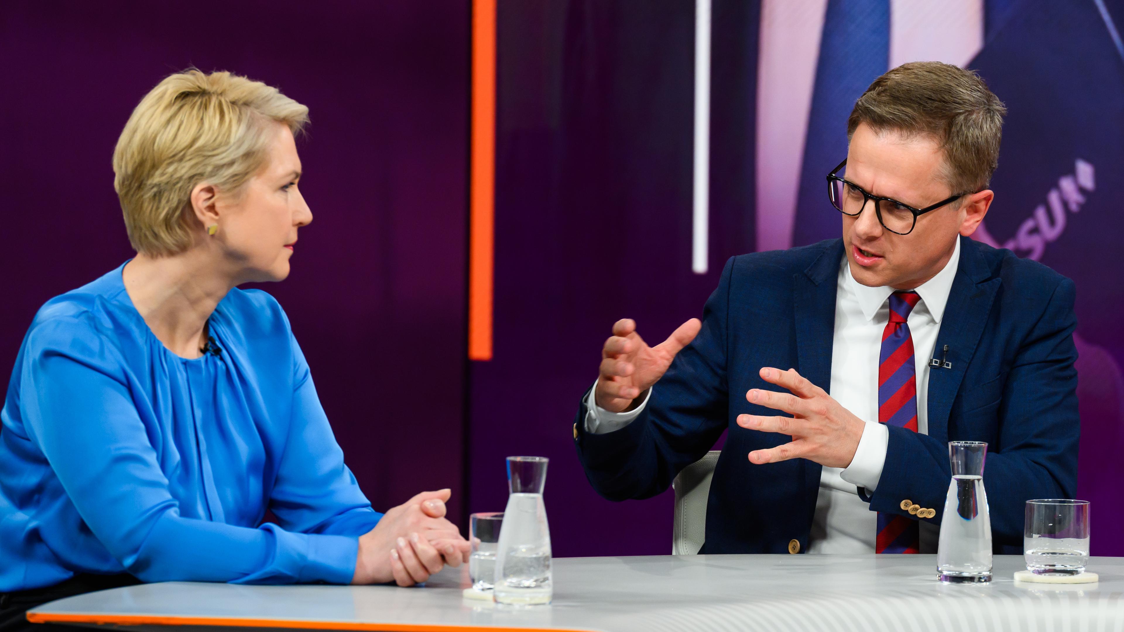 von links: Manueal Schwesig, Carsten Linnemann,