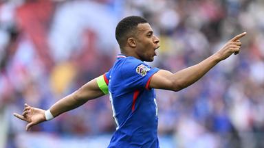 Frankreichs Stürmer Nr. 10 Kylian Mbappé jubelt nach seinem Treffer zum 0:1 während des Spiels um Platz drei der UEFA Nations League zwischen Deutschland und Frankreich am 8. Juni 2025 in Stuttgart