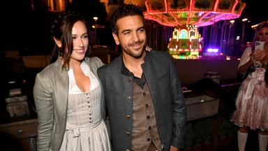 Elias M´Barek und Jessica auf dem Oktoberfest 2022 