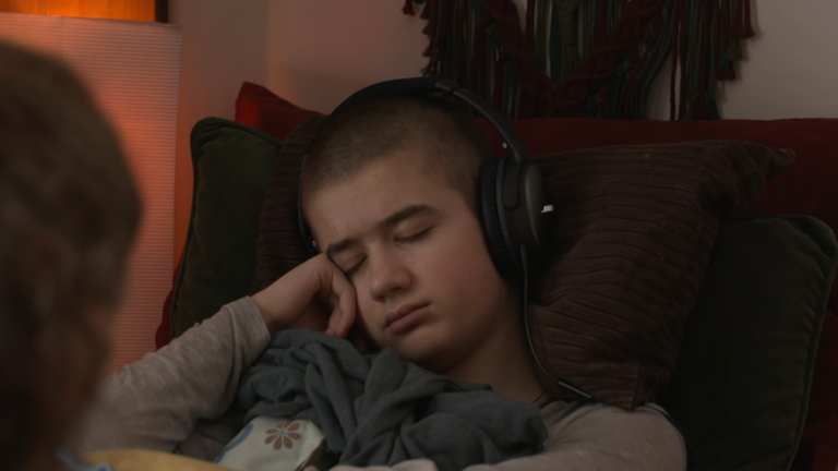 Seit Corona ist die Zahl der an ME/CFS erkrankten Patienten stark gestiegen. Häufige Symptome: Schmerzen und Erschöpfung. 