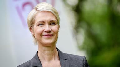Berlin: Manuela Schwesig, Ministerpräsidentin von Mecklenburg-Vorpommern bei einer Pressekonferenz. 