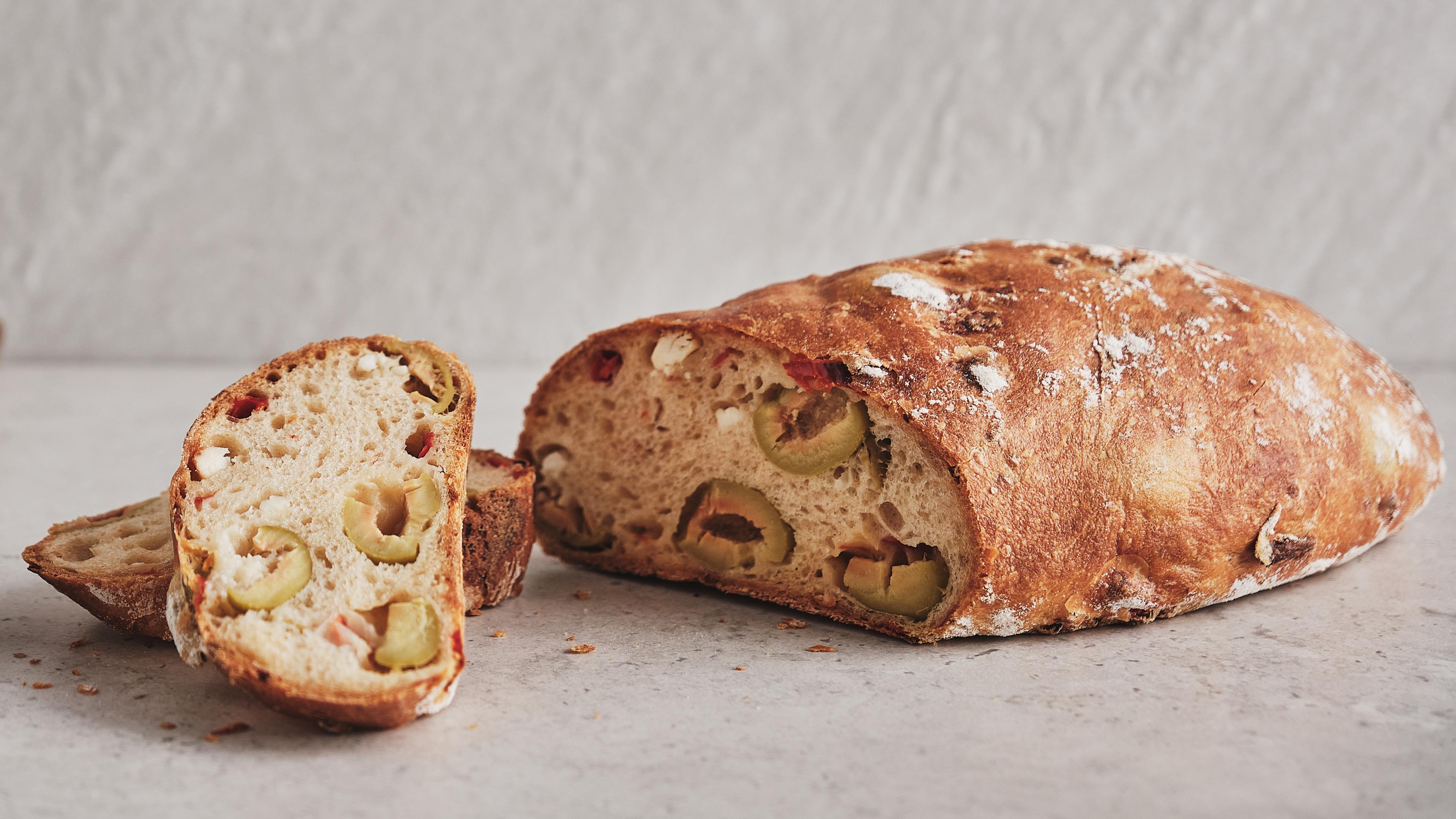 Abgeschnittene Scheiben des Baguettes