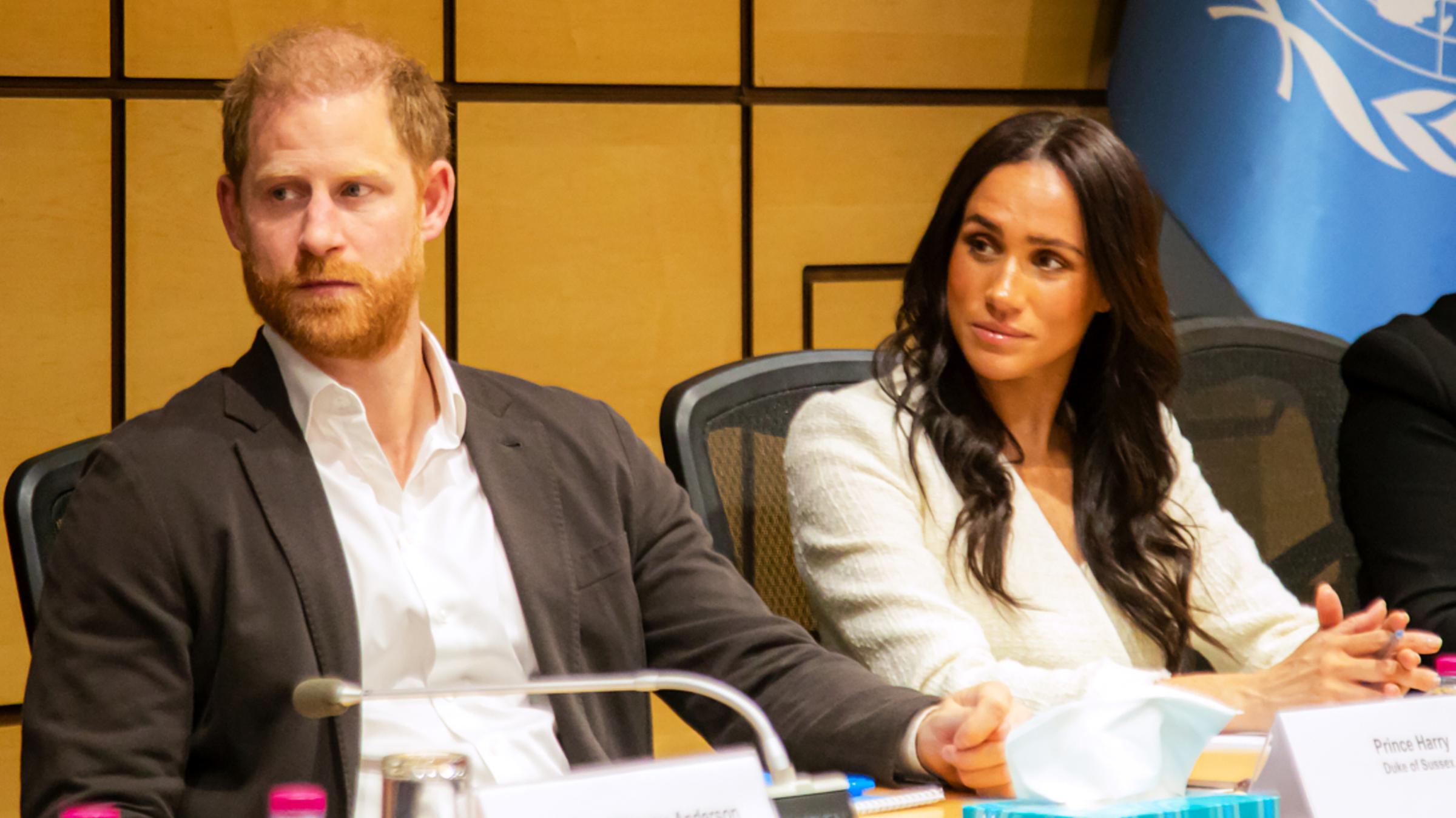 Auf Einladung der Weltgesundheitsorganisation informieren sich Meghan und Harry in Jordanien über Hilfsprogramme. 