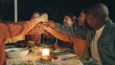 Typical: Mehr Menschen leben alkoholfrei