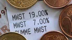 Debajo de las monedas encontrarás un recibo con diferente información del IVA.