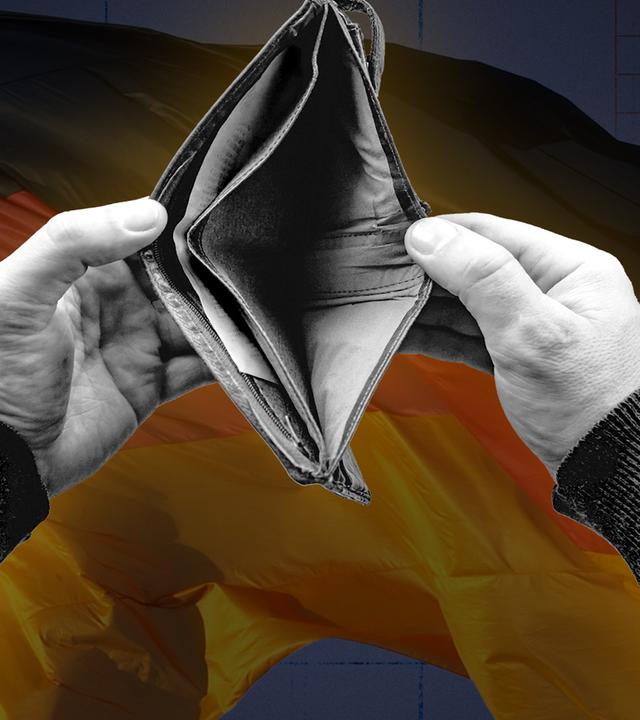 Eine leere Brieftasche wird geöffnet und ist vor einer wehenden Deutschland-Flagge positioniert.
