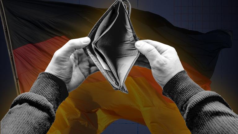 Eine leere Brieftasche wird geöffnet und ist vor einer wehenden Deutschland-Flagge positioniert.