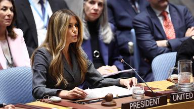 US-First Lady Melania Trump leitet am 02.03.2026 eine Sitzung des UN-Sicherheitsrats im UN-Hauptquartier in New York