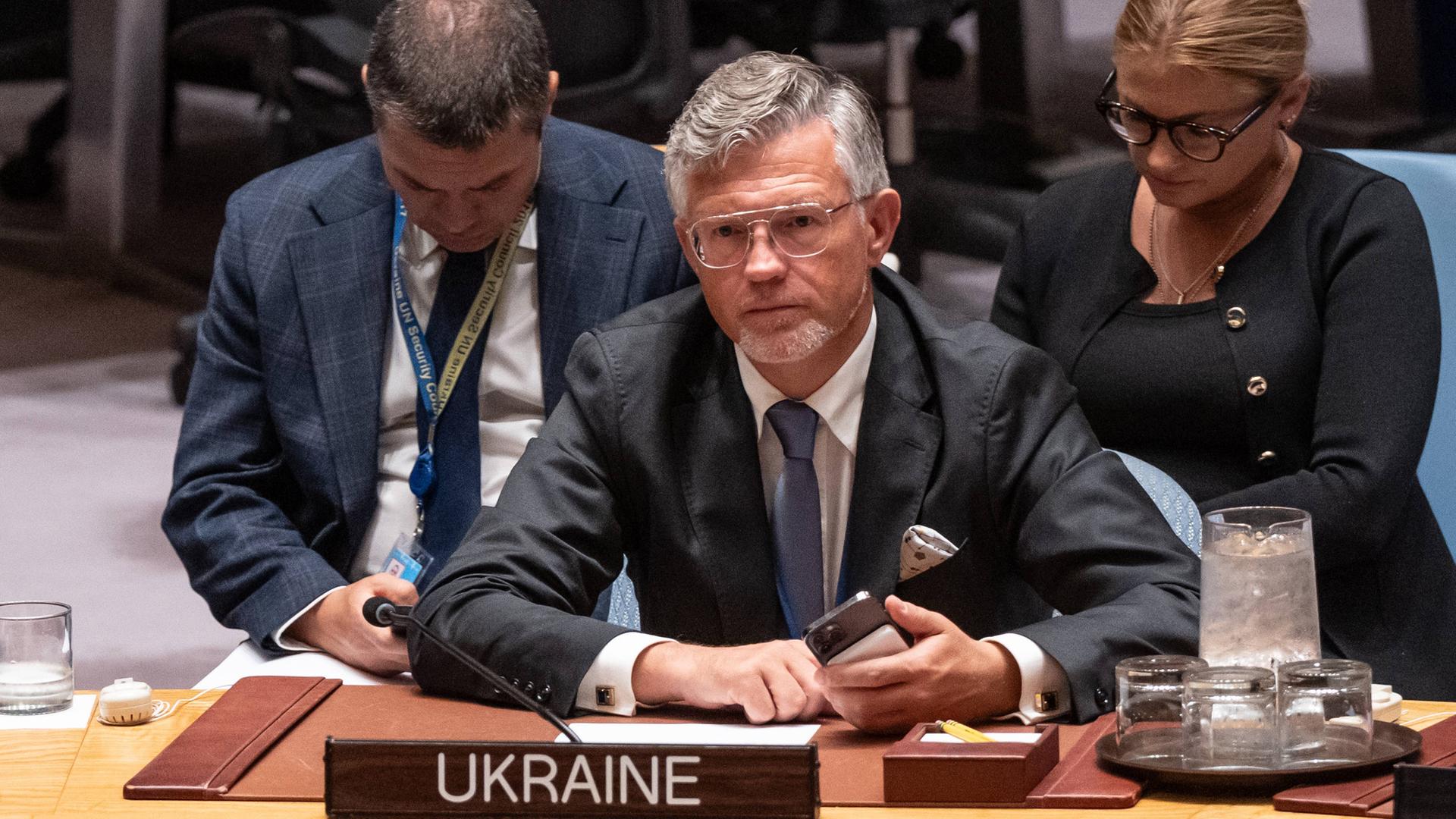 Der ukrainische Botschafter Andrij Melnyk nimmt am 29. August 2025 an einer Dringlichkeitssitzung des UN-Sicherheitsrats zur Wahrung von Frieden und Sicherheit in der Ukraine in New York teil.