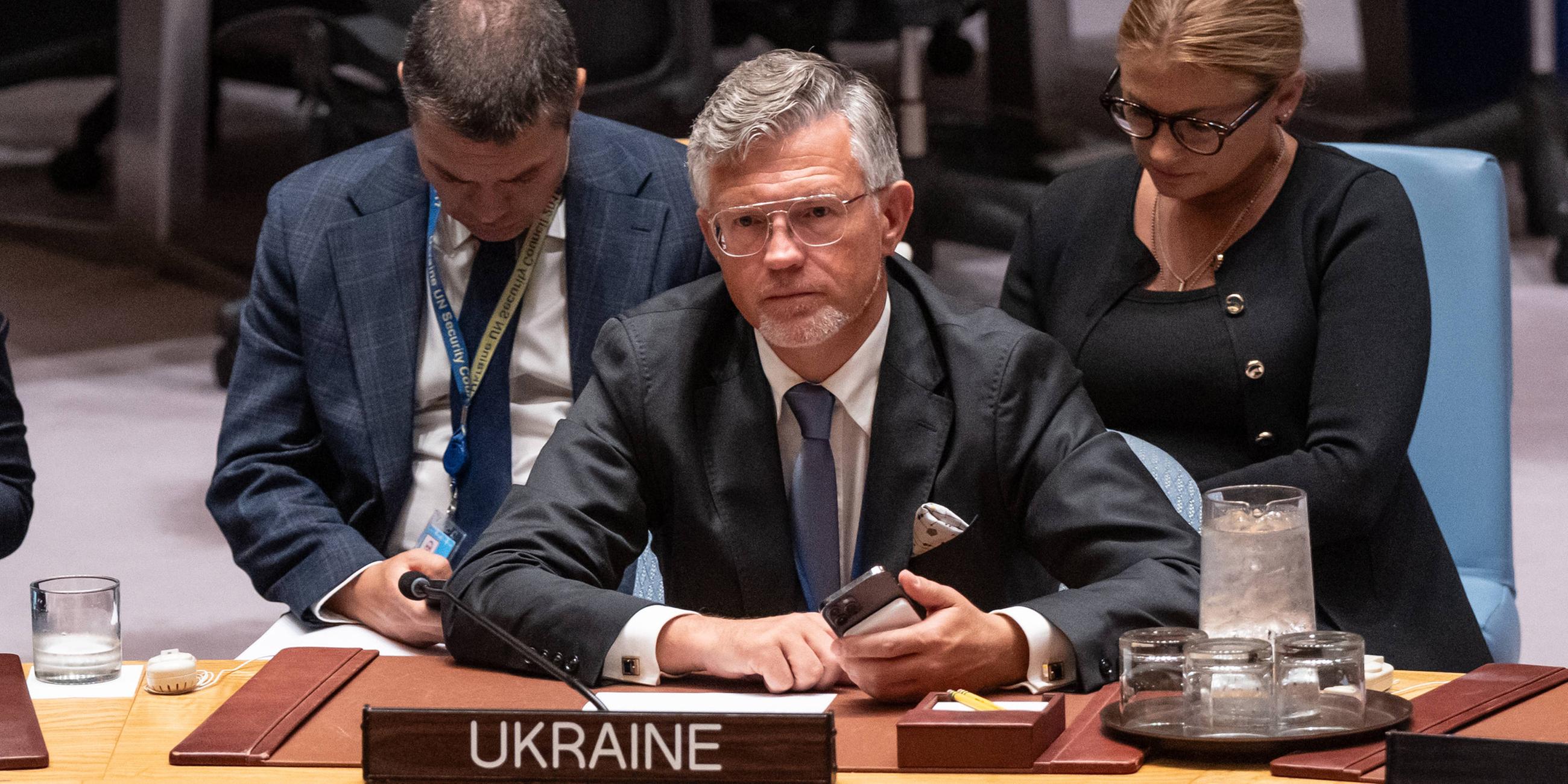 Der ukrainische Botschafter Andrij Melnyk nimmt am 29. August 2025 an einer Dringlichkeitssitzung des UN-Sicherheitsrats zur Wahrung von Frieden und Sicherheit in der Ukraine in New York teil.