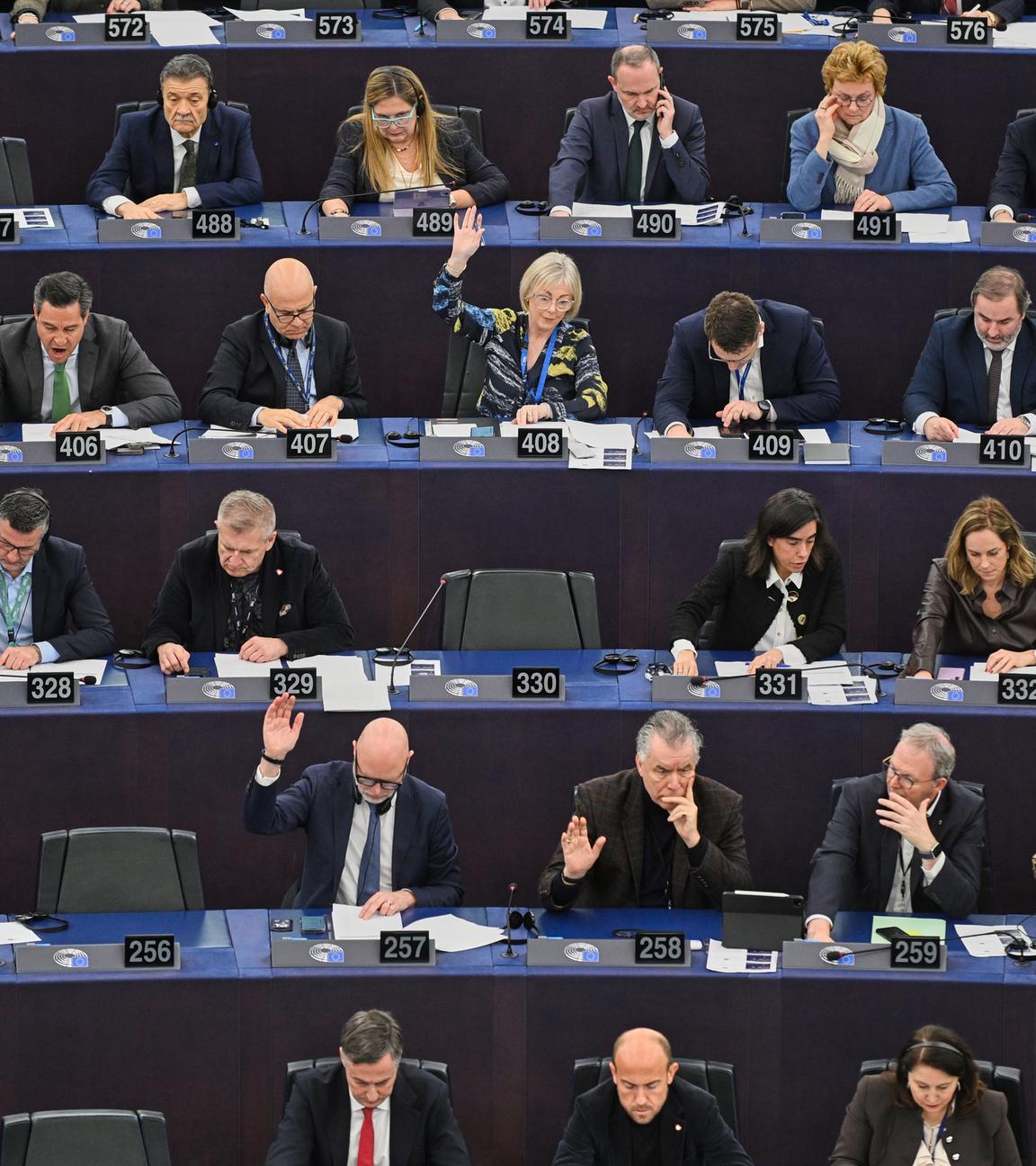 Abgeordnete des Europäischen Parlaments stimmen darüber ab, das EU-Freihandelsabkommen mit Ländern des südamerikanischen Staatenbunds Mercosur dem Gerichtshof der Europäischen Union (EuGH) vorzulegen.