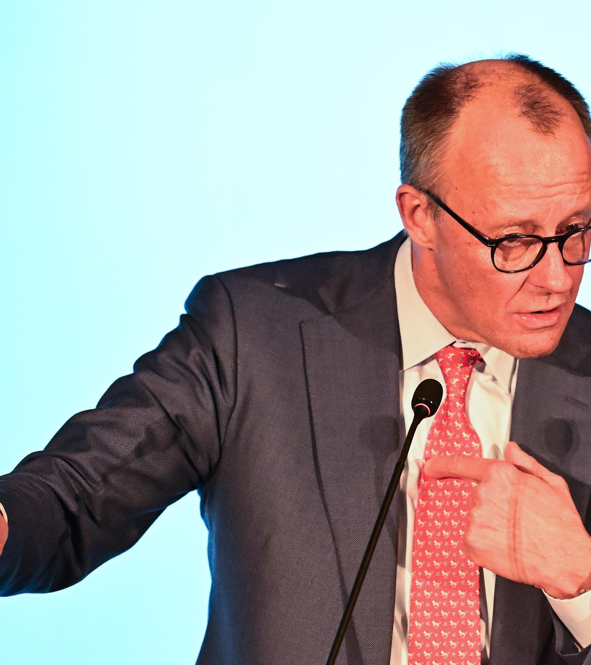 Bundeskanzler Friedrich Merz (CDU) spricht bei einer Wahlkampfveranstaltung für die Landtagswahl in Baden-Württemberg.