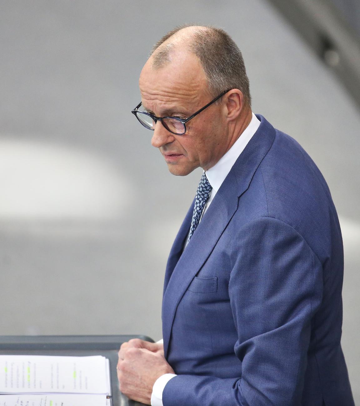 Merz gab vor seiner Abreise zum EU-Gipfel die traditionelle Regierungserklärung ab.